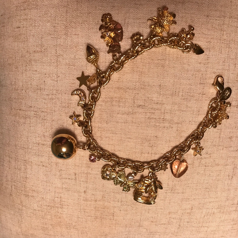 🌸Adorable Kirks Folly bracelet, goldtone🌸